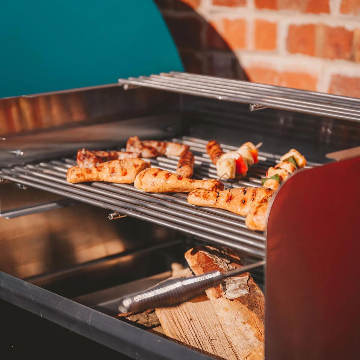 Alpha Pro Grande Fumoso Wood-Fired Pizza Oven and BBQ Grill Bundle in Teal Blue + Cover - Image 4