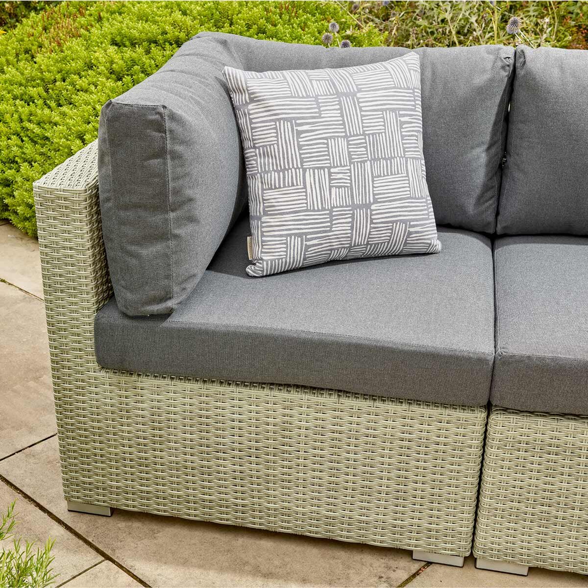 Bramblecrest Kingscote Rattan Deep Seating Corner Sofa Patio Set in Cloud Grey - Image 4