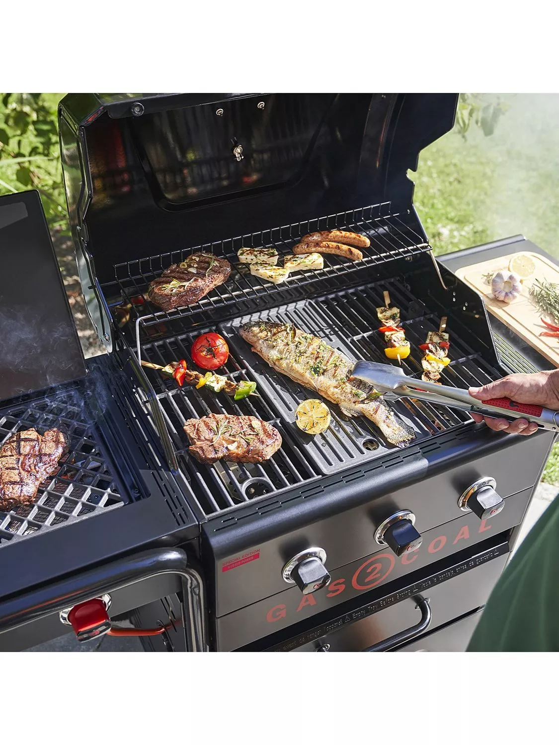 Char-Broil Gas2Coal Special Edition 3-Burner Gas & Charcoal Hybrid BBQ - Image 10