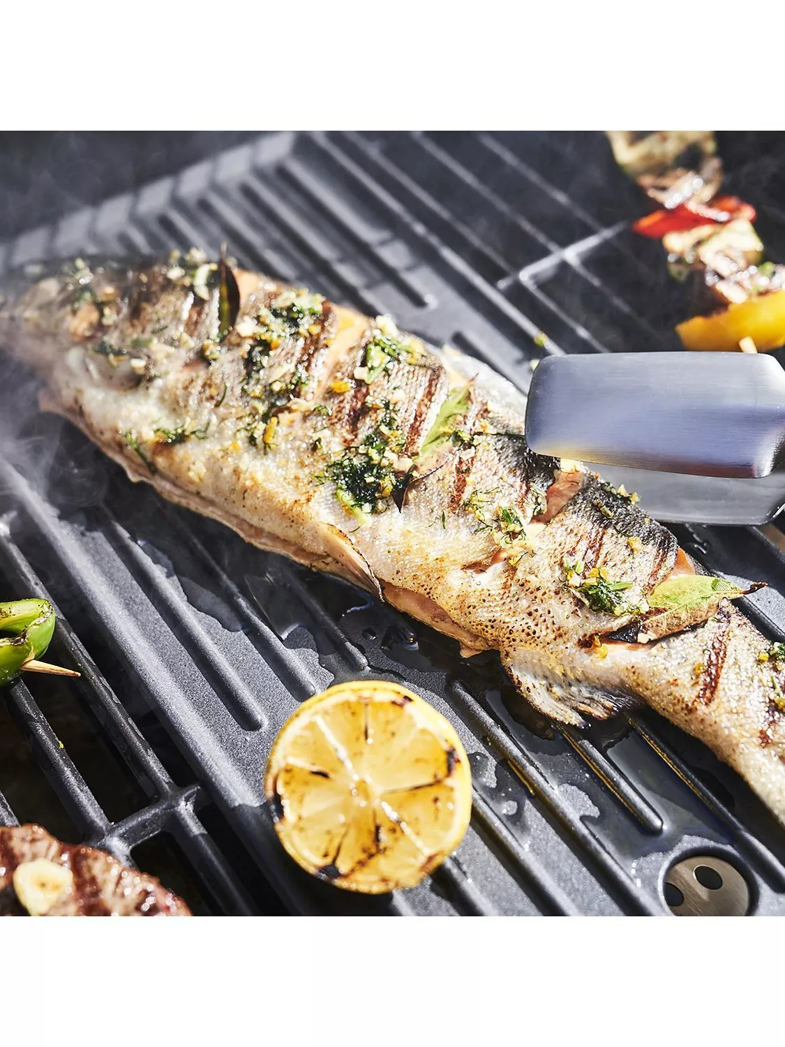 Char-Broil Gas2Coal Special Edition 4-Burner Gas & Charcoal Hybrid BBQ - Image 7