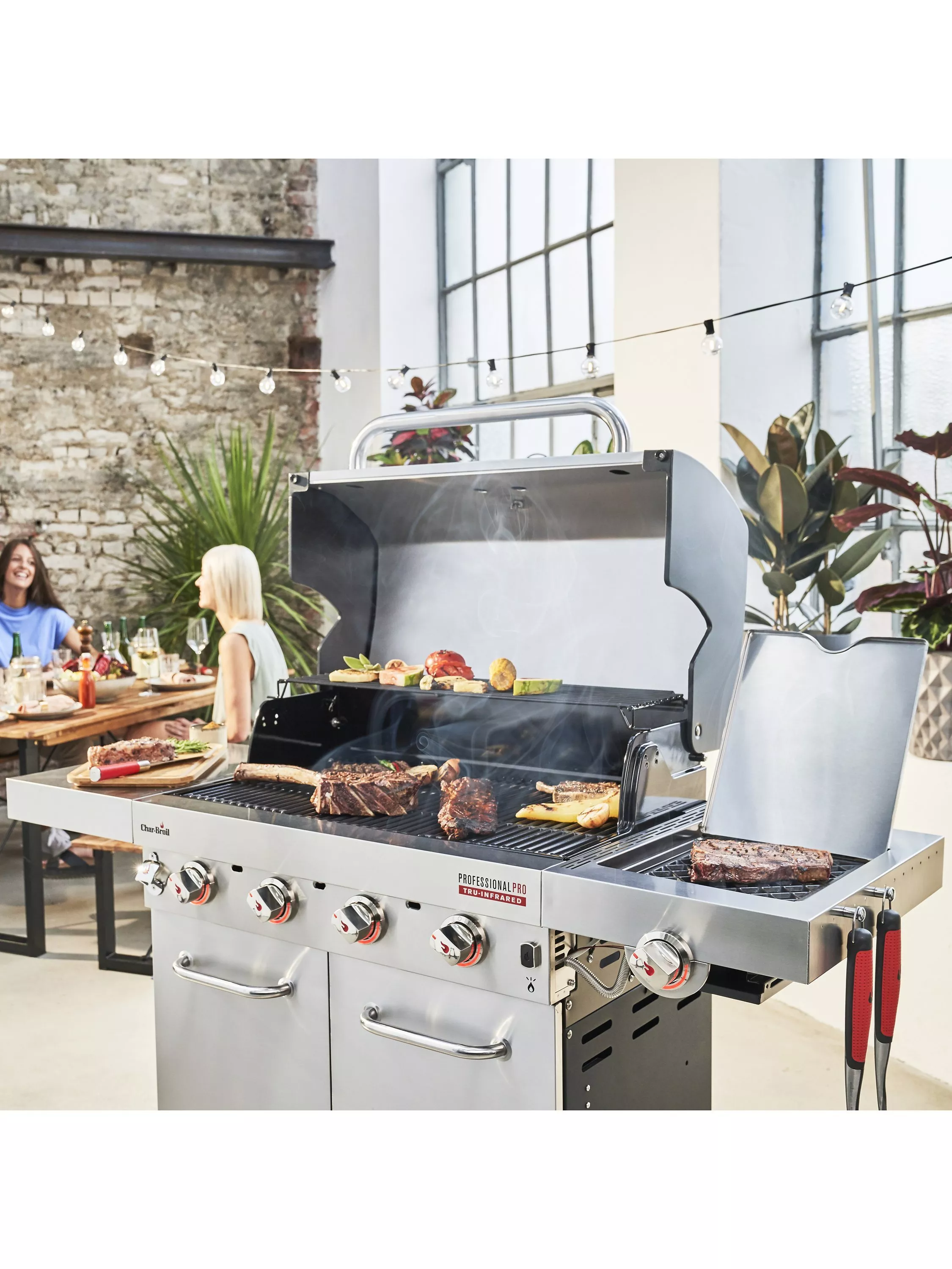Char-Broil Professional PRO S4 4-Burner Gas BBQ - Image 5