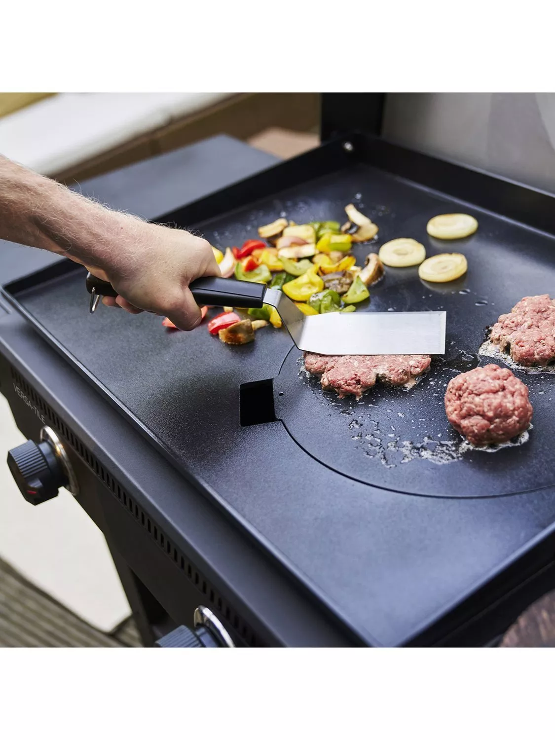 Char-Broil Versa-Tile 2-Burner Gas BBQ with Griddle & Pizza Oven - Image 8