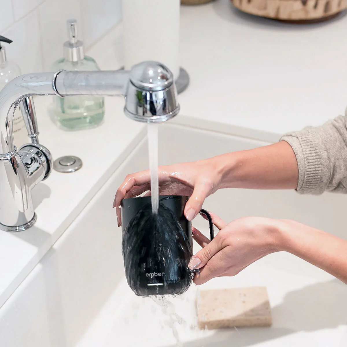Ember Mug² 14oz Temperature Control Ceramic Mug, Black - Image 7