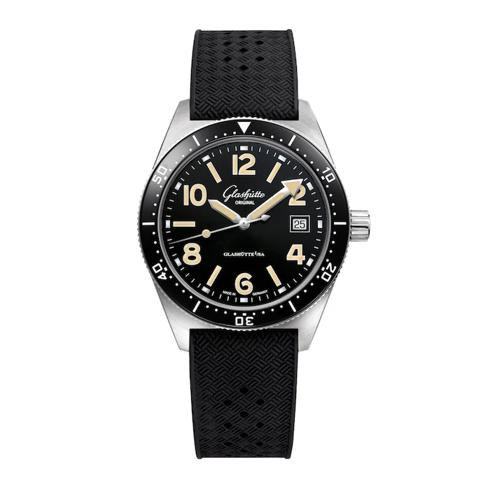 Glashutte Original Automatic Men’s Watch with Black Material Dial, Stainless Steel Case, 200m Water Resistant / 1-39-11-06-60-33
