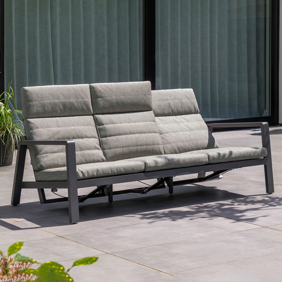 LIFE Outdoor Living Laguna 4 Piece Recliner Set - Image 3