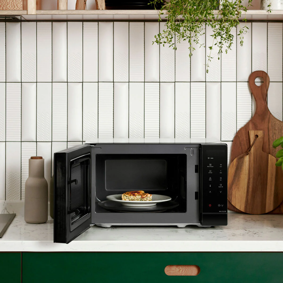 Panasonic 20L Solo Microwave, Black, NN-ST22QBBPQ - Image 5