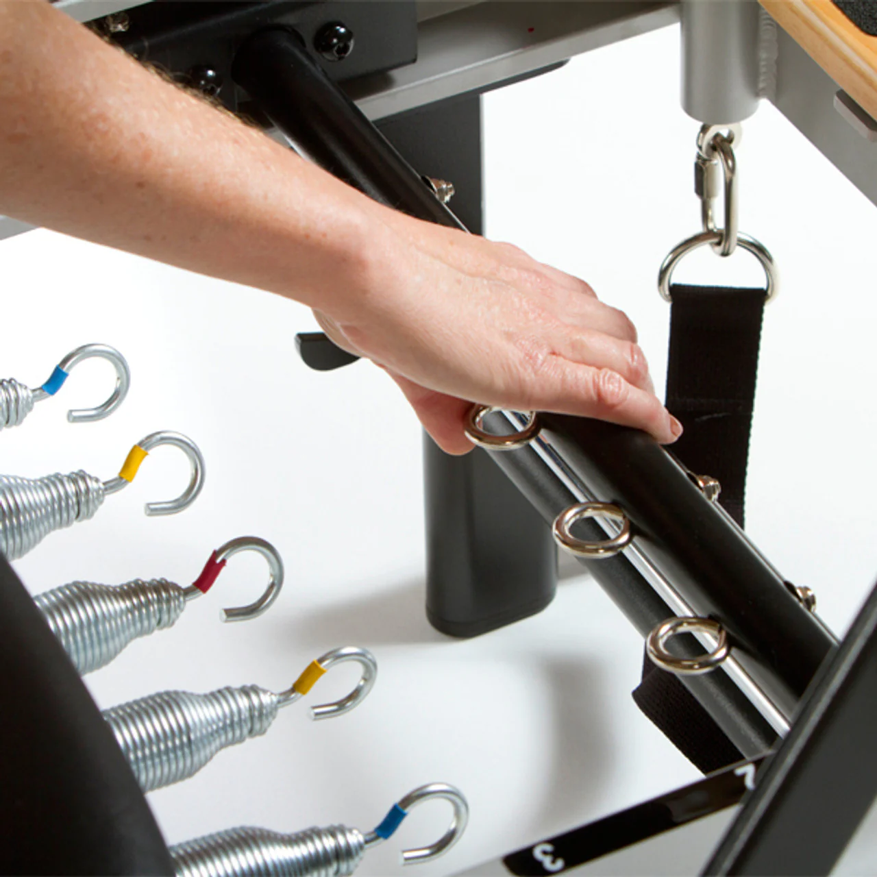 Professional Studio Reformer with Large Footplate, Adjustable Four-Position Gear Bar, Locking Foot Bar, Vertical Storage Design, and Integrated Side-Split Platform for Group Classes - Image 5