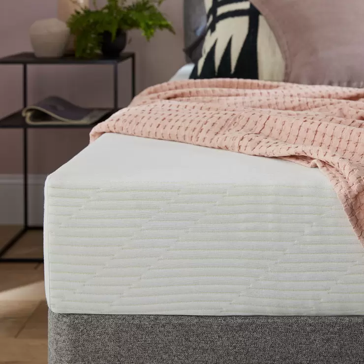 Silentnight Now 5 Zone Rolled Memory Foam Mattress, Double - Image 3