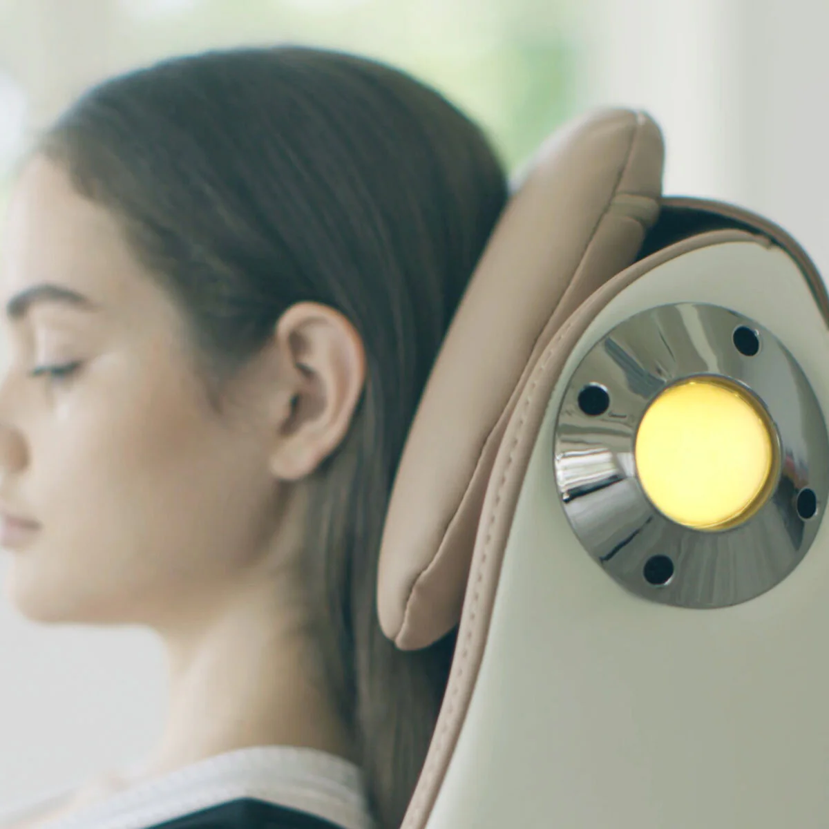 SYNCA CirC Massage Chair in Beige - Image 7