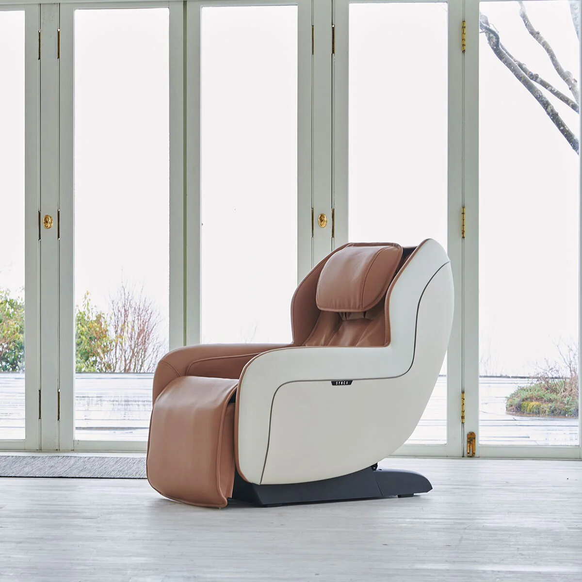 SYNCA CirC+ Massage Chair in Beige - Image 3