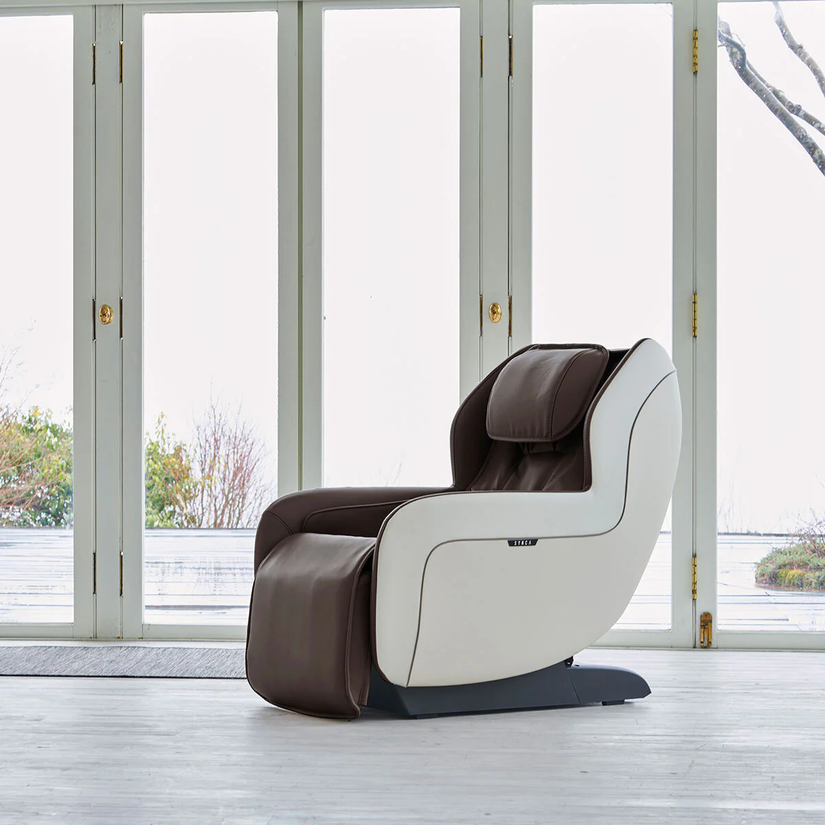 SYNCA CirC+ Massage Chair in Espresso - Image 2