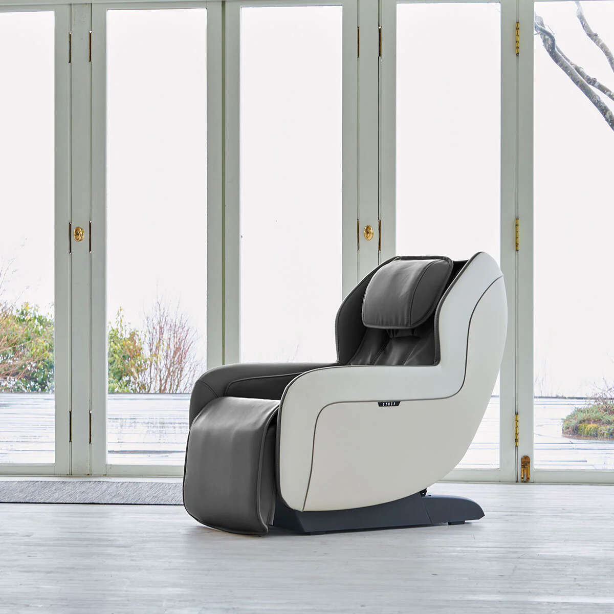 SYNCA CirC+ Massage Chair in Grey - Image 2