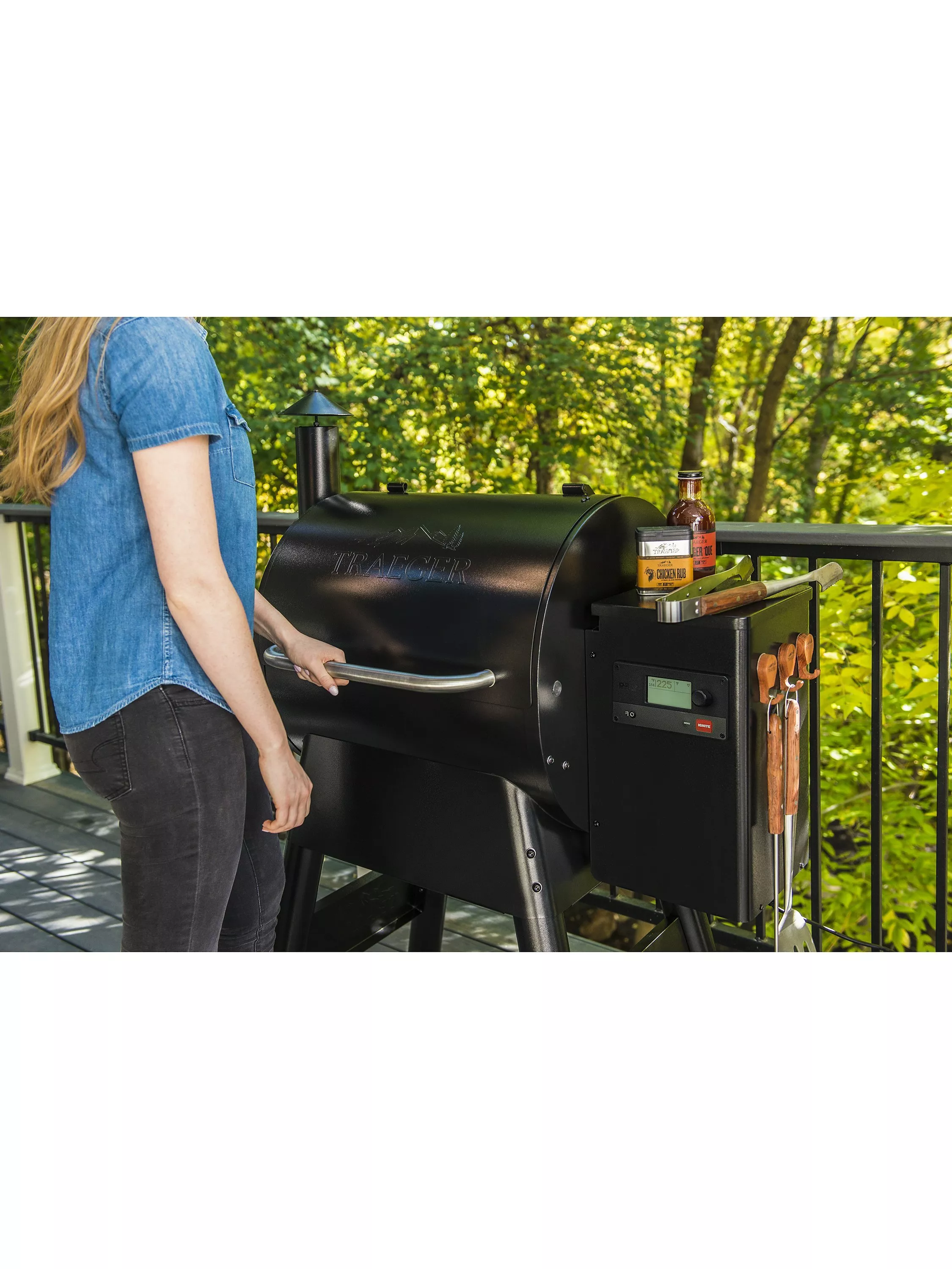 Traeger Pro D2 575 WiFi Connected Wood Pellet BBQ, Black - Image 3