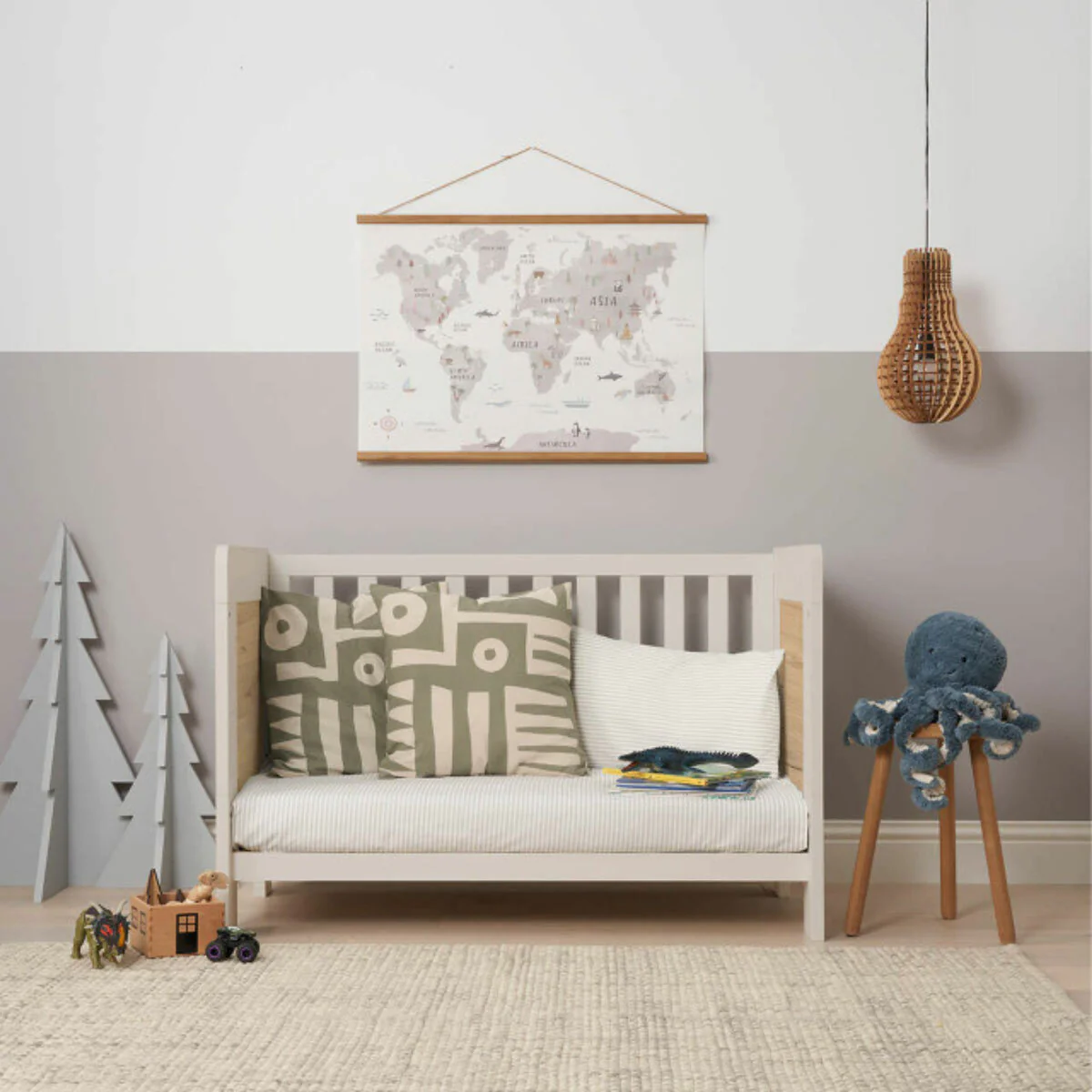 Tutti Bambini Alba Mini Cot Bed with Sprung Mattress, White & Distressed Oak - Image 3