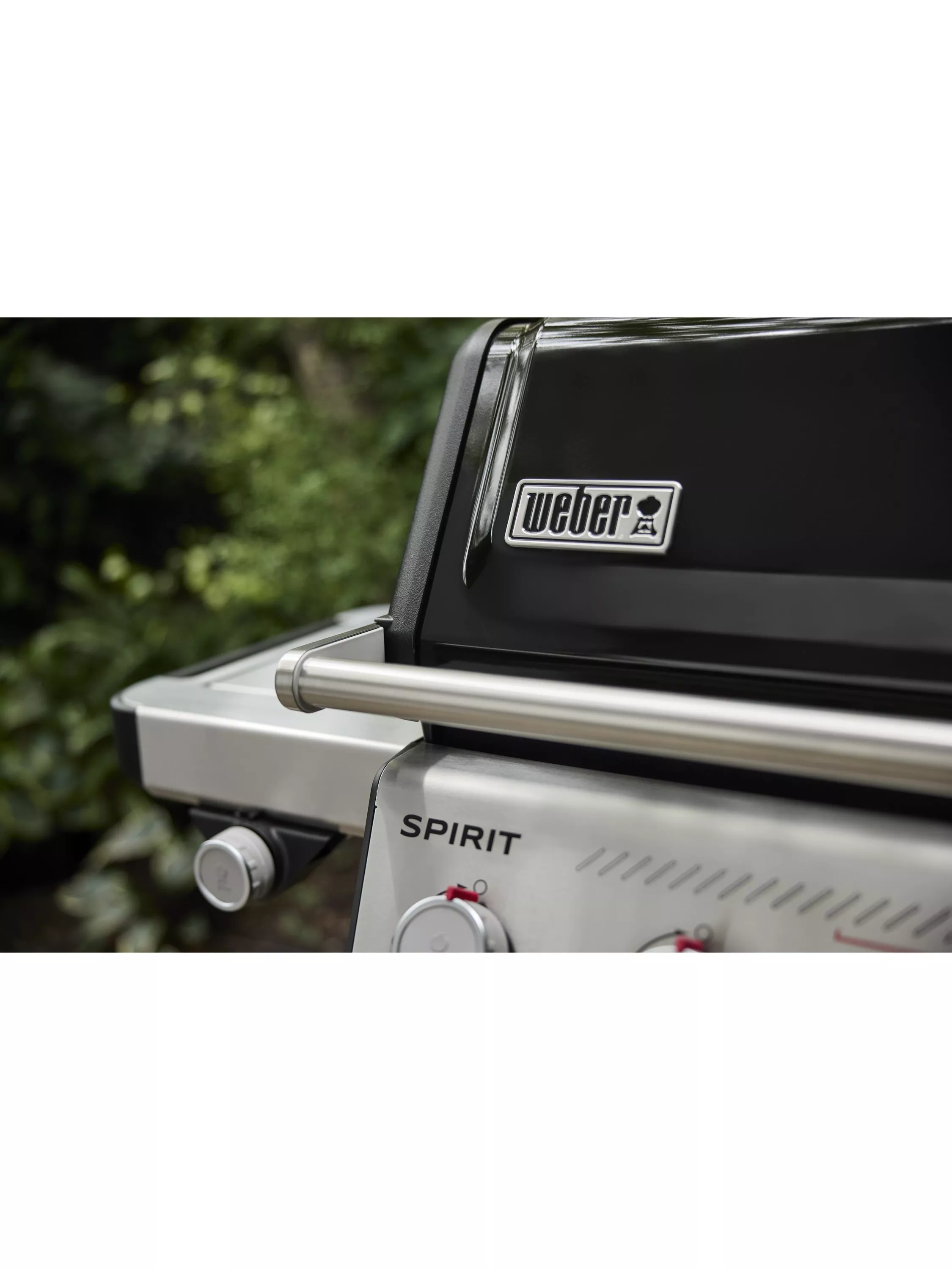 Weber Spirit EP-435 4-Burner Gas BBQ with Sear Zone & Side Burner - Image 4